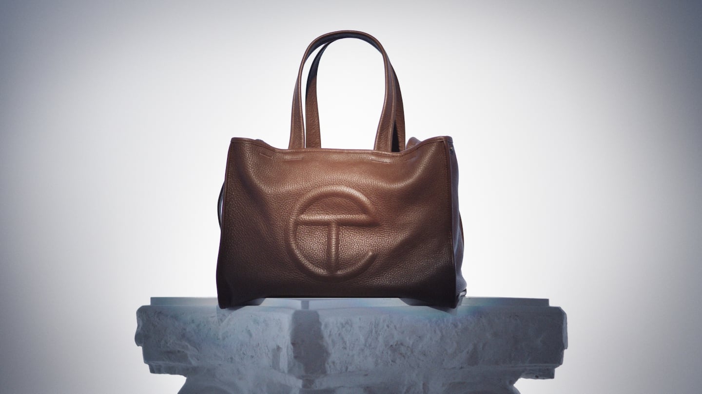 An image of Telfar's The Carry tote.