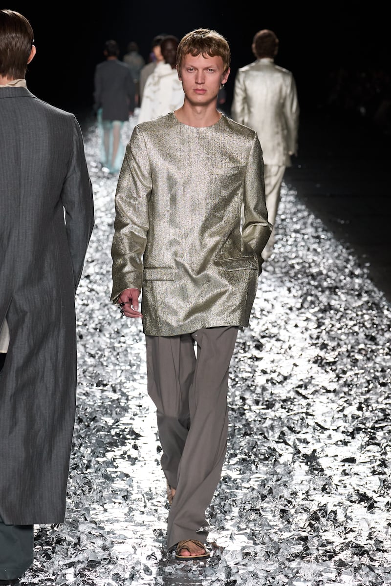 Dries Van Noten Spring/Summer 2025 Menswear look 28.